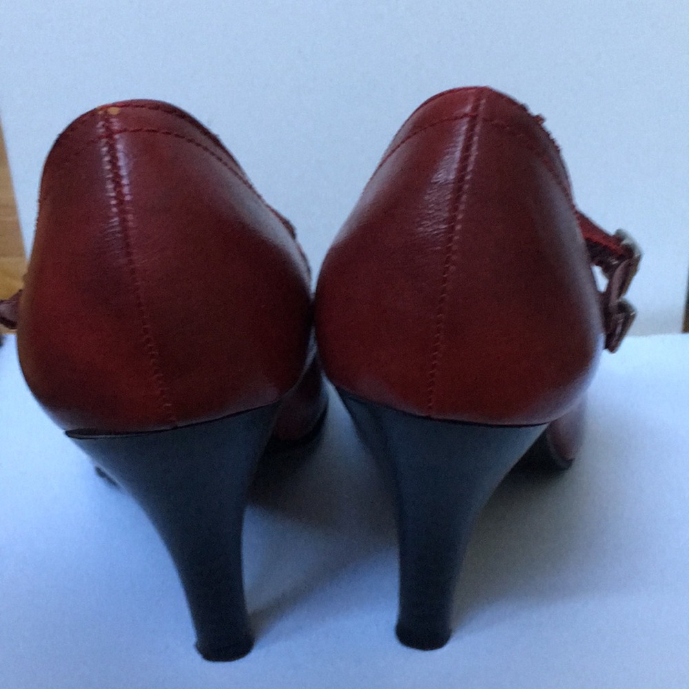 Red Heels - Picture 3 of 8